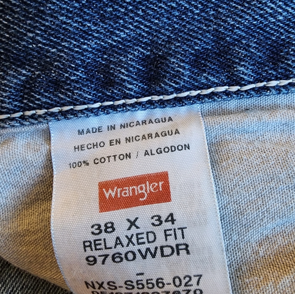 Wrangler relaxed fit jeans 38x34